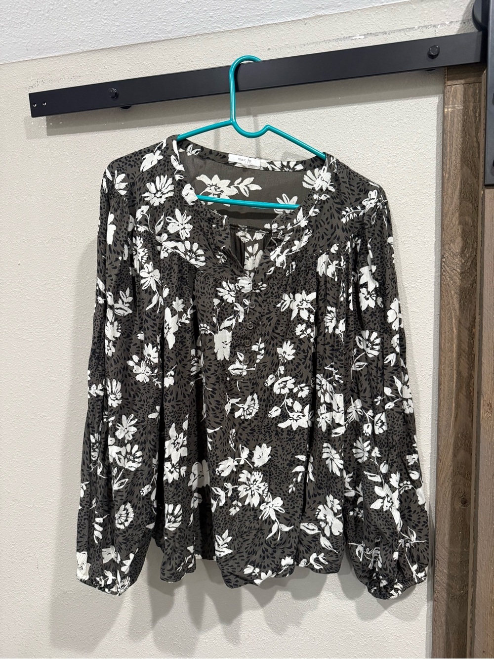 Maurices Green Floral Peasant Blouse with White Print